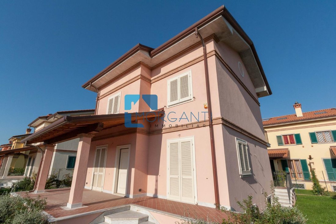 Villa in Seravezza, Tuscany, Italy 2 - 12567344