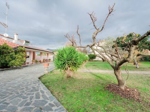 Villa in Marina di Carrara, Tuscany, Italy 2 - 12568528