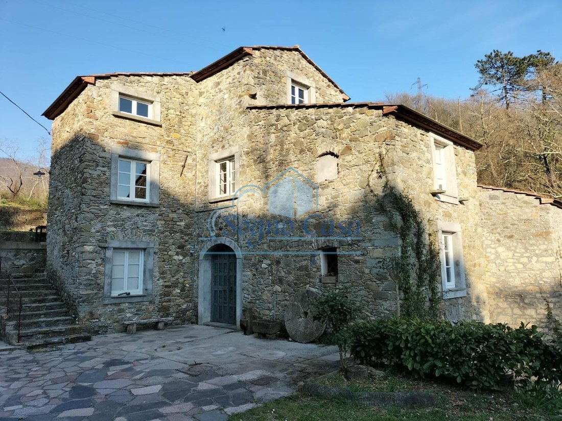 Country House in Historic Center, Castelnuovo Magra, Liguria 2 - 12568441