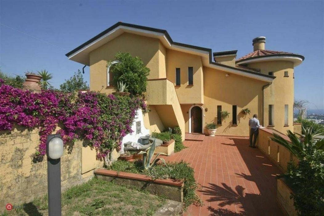 Villa in Center, Massa, Italy 1 - 12567390