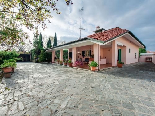 Villa in Marina di Carrara, Tuscany, Italy 5 - 12568528