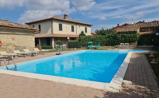 Villa in San Gimignano, Tuscany, Italy 1