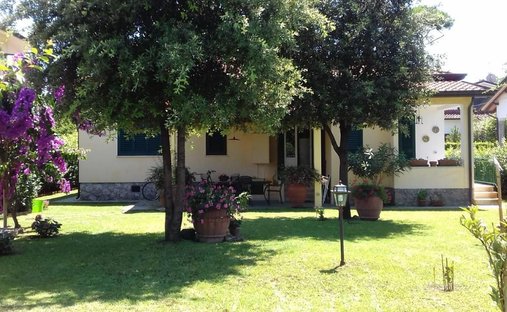 Villa in Motrone, Pietrasanta, Italien 1