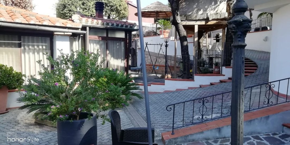 Villa in San Vincenzo, Tuscany, Italy 4 - 12568457