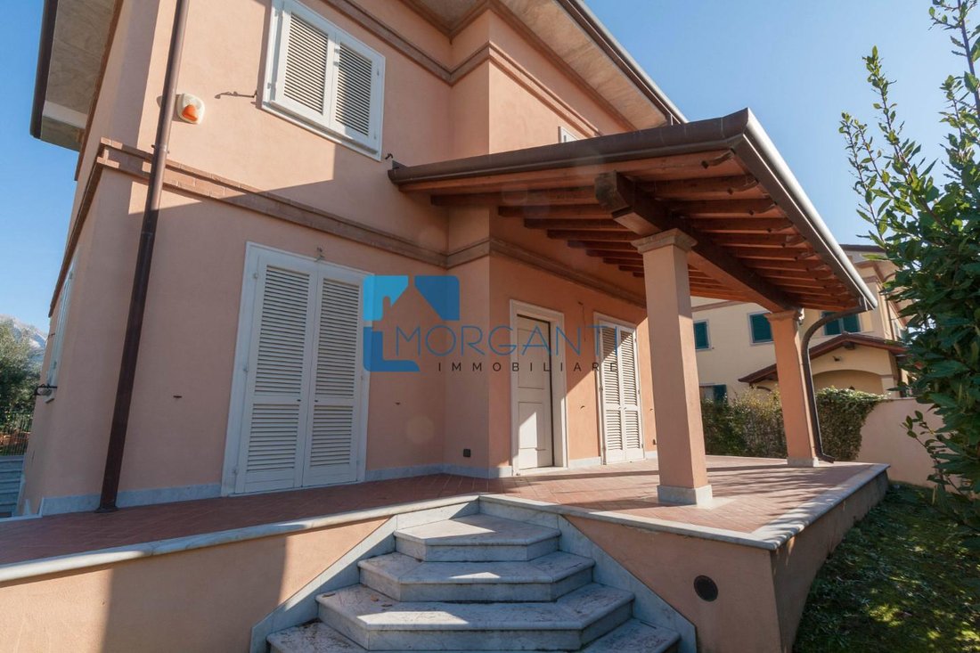 Villa in Seravezza, Tuscany, Italy 3 - 12567344