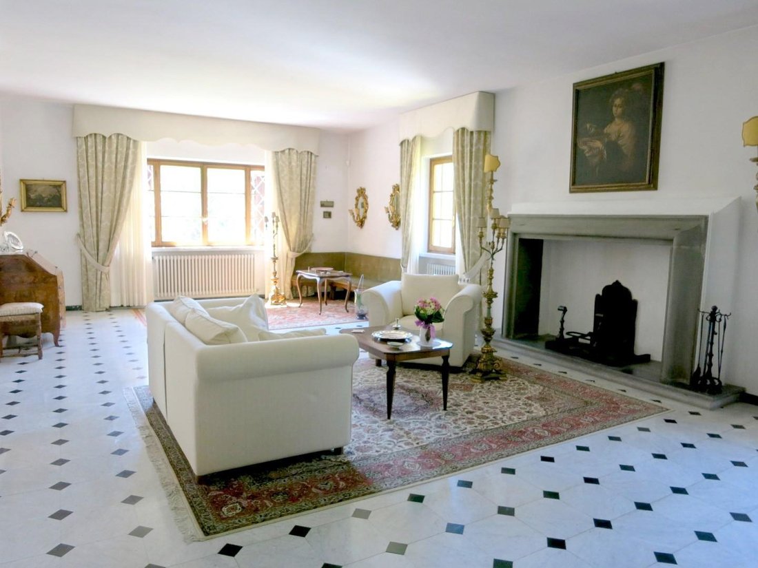 Villa in Pescaglia, Tuscany, Italy 4 - 12568373