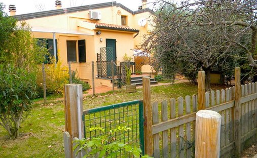 Villa in Ghezzano-Colignola Mezzana-Campo, Cascina, Tuscany 1