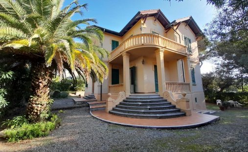 Villa in Livorno, Tuscany, Italy 1