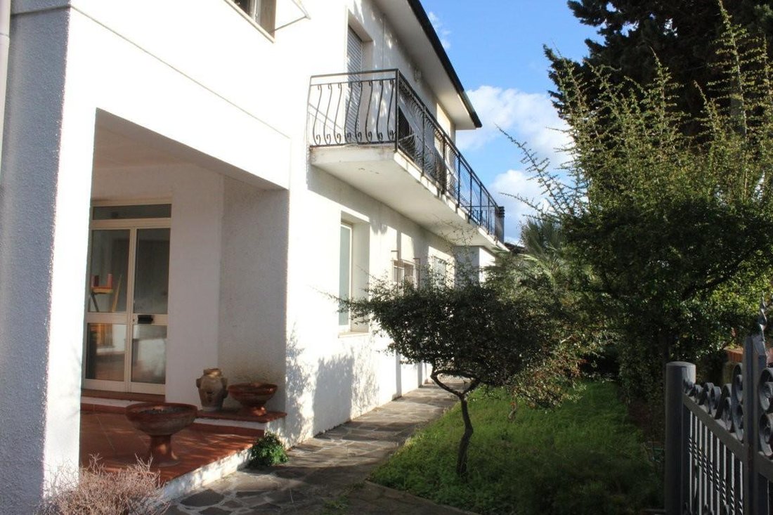 Villa in Cecina Centro, Cecina, Tuscany 1 - 12568403