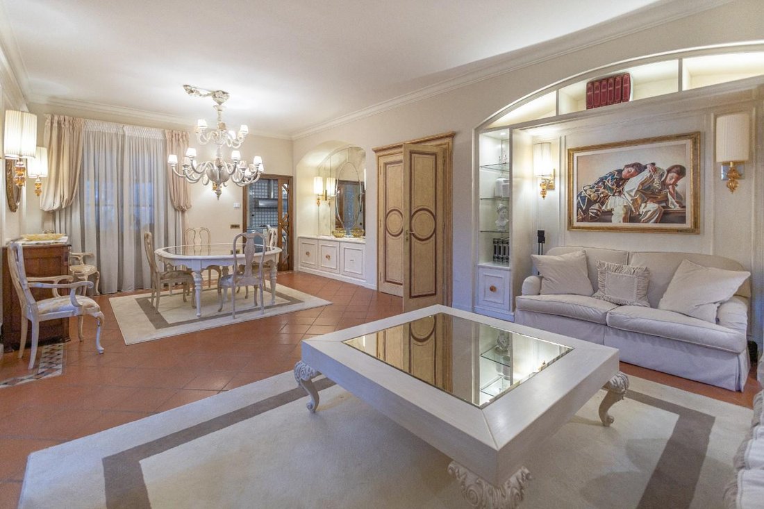 Villa in Center, Fucecchio, Tuscany 1 - 12568041