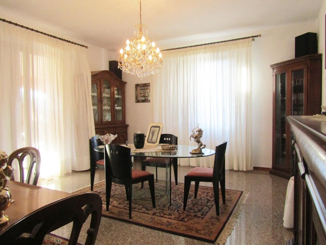 Villa in Marina di Carrara, Tuscany, Italy 5 - 12567964