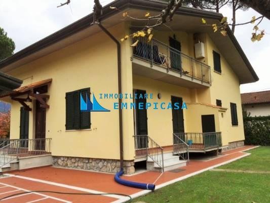Villa in Poveromo, Massa, Italy 1 - 12568470