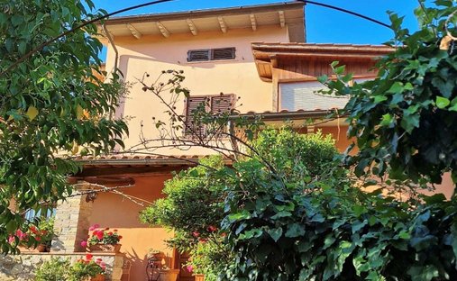 Villa in Gaiole in Chianti, Tuscany, Italy 1