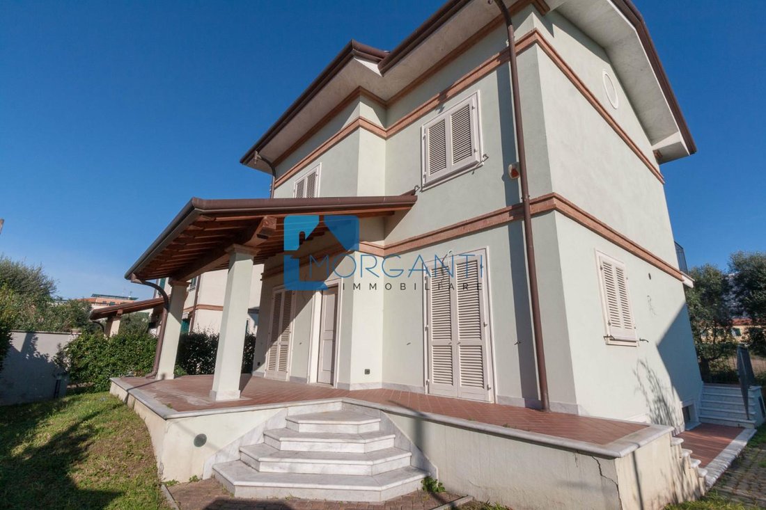 Villa in Seravezza, Tuscany, Italy 4 - 12567344