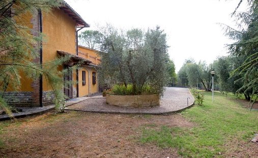 Villa in Castelnuovo Berardenga, Tuscany, Italy 1