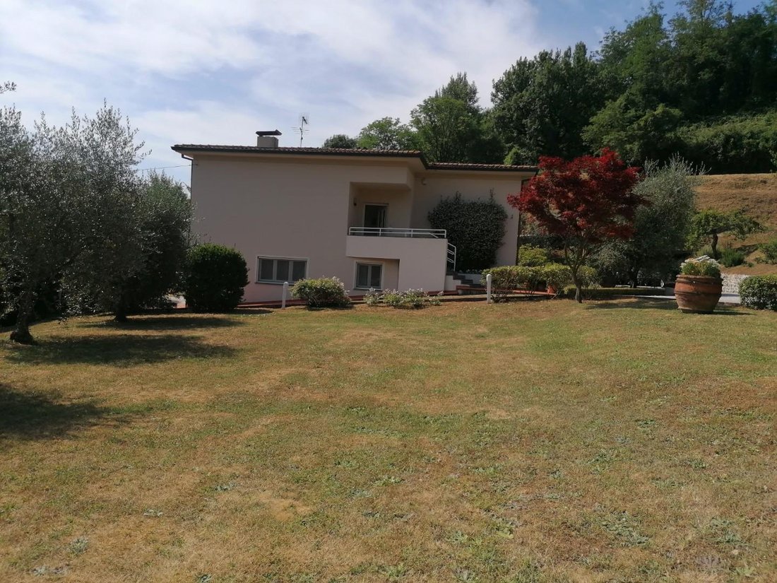 Villa in Pieve di Brancoli, Lucca, Tuscany 1 - 12568077