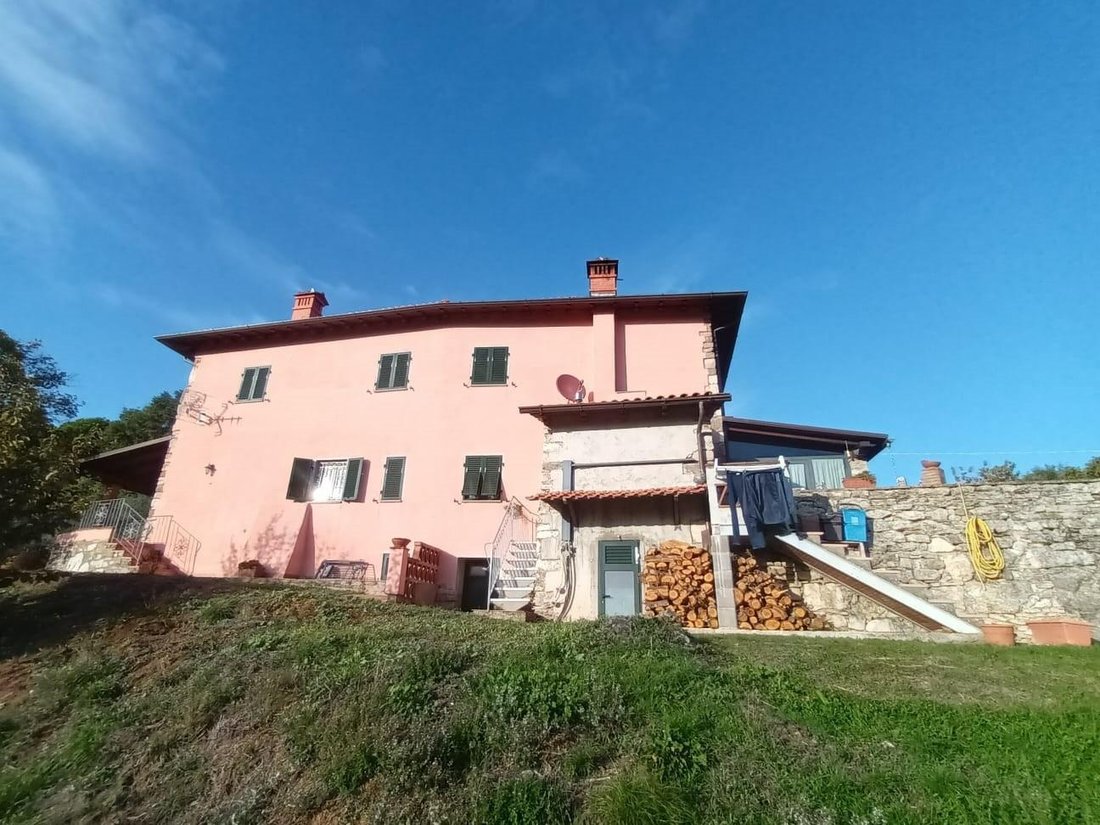Villa in Pescaglia, Tuscany, Italy 3 - 12567832