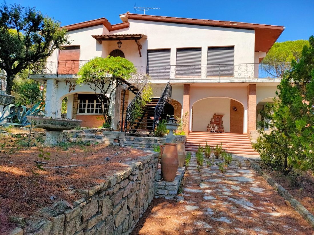 Villa in Castiglioncello, Rosignano Marittimo, Tuscany 4 - 12567140
