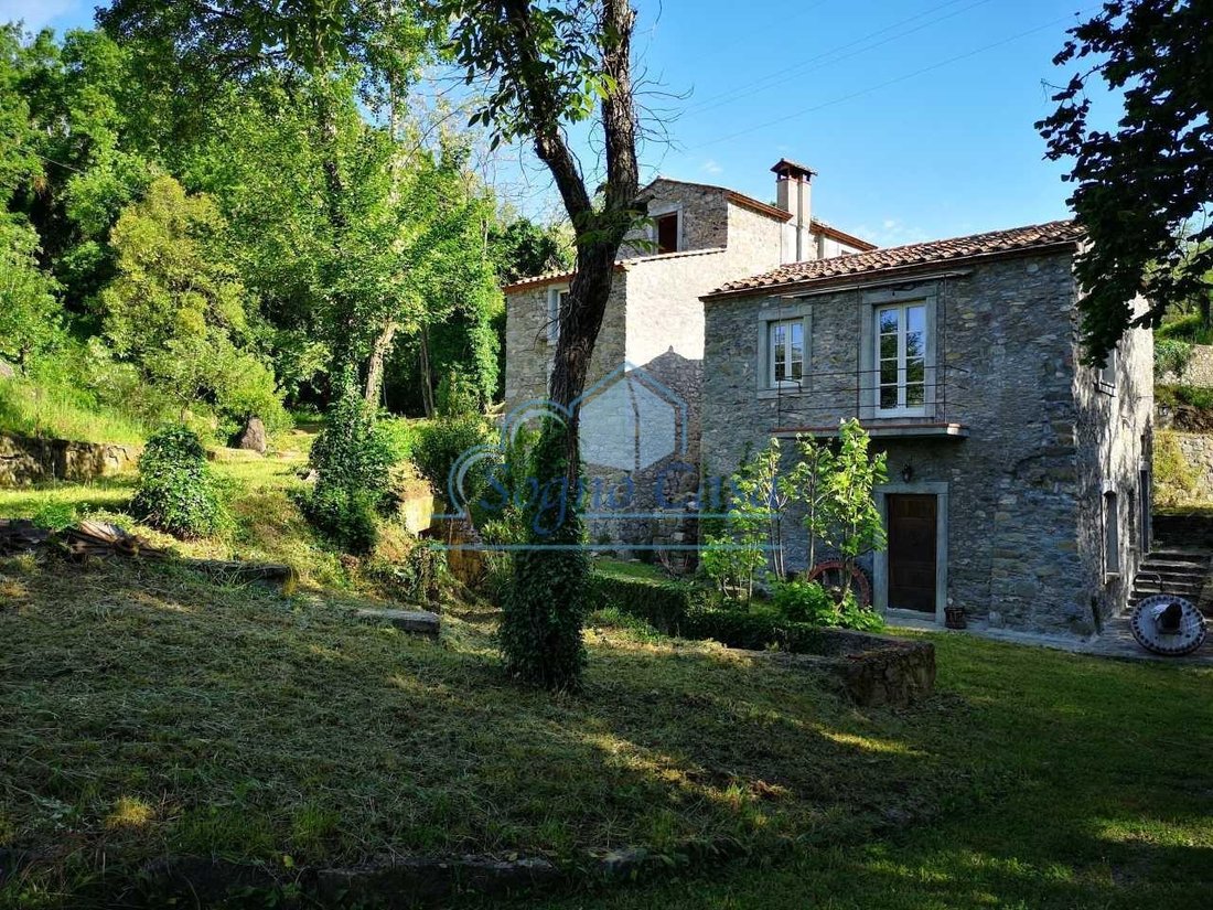 Country House in Historic Center, Castelnuovo Magra, Liguria 1 - 12568441