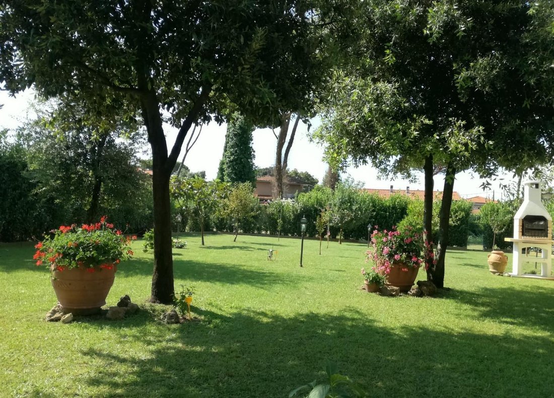 Villa in Motrone, Pietrasanta, Italy 2 - 12568003