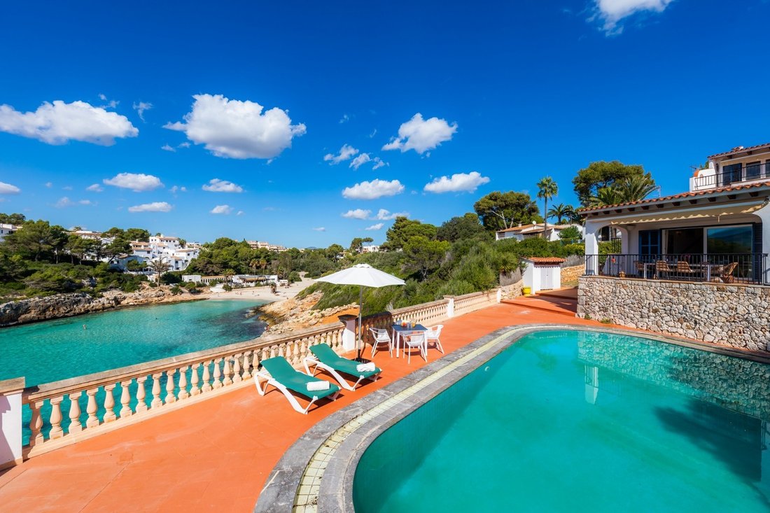 Magnificent Mallorquian Frontline Villa Over Cala In Cala Anguila