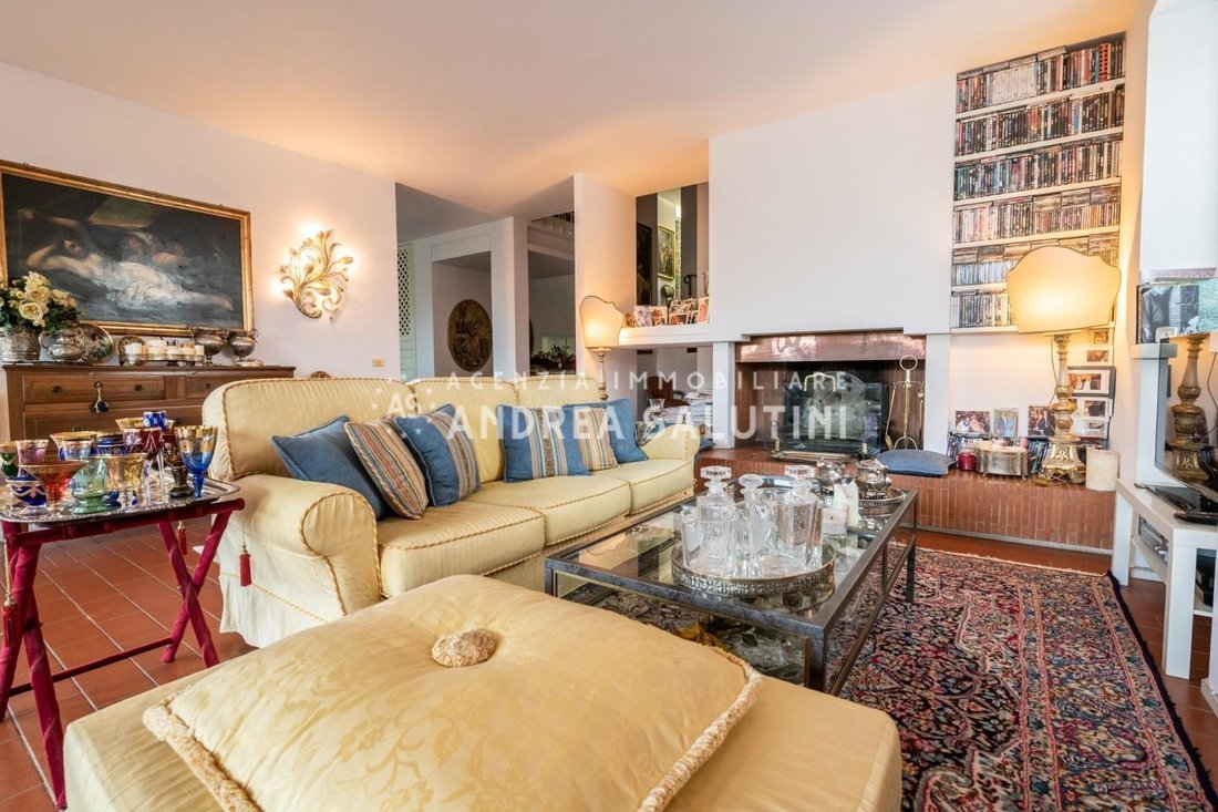 Villa in Ponsacco, Tuscany, Italy 4 - 12568618