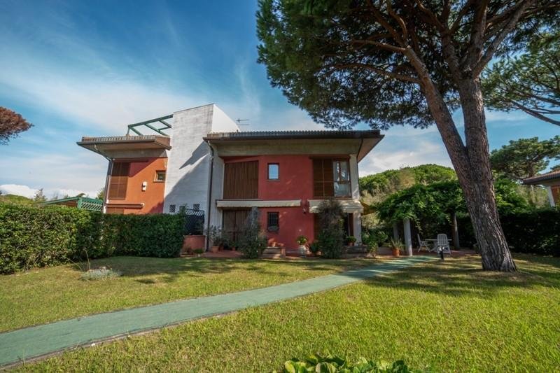 Country House in Poveromo, Massa, Italy 2 - 12569227