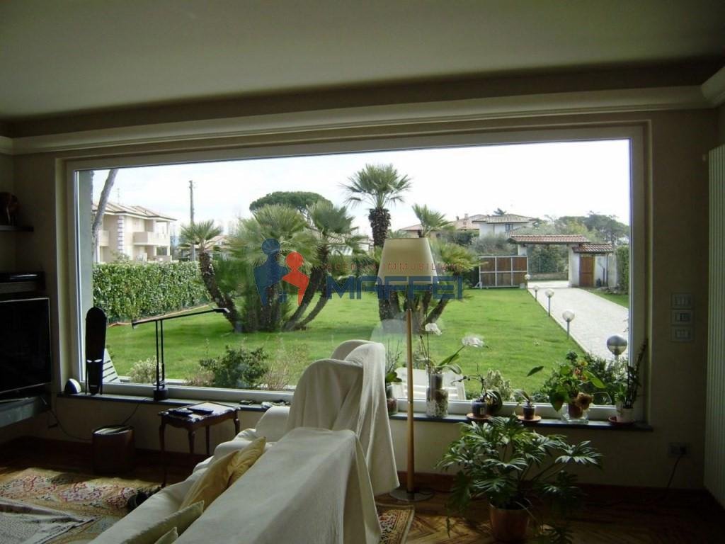 Villa in Lido di Camaiore, Camaiore, Tuscany 1 - 12569430