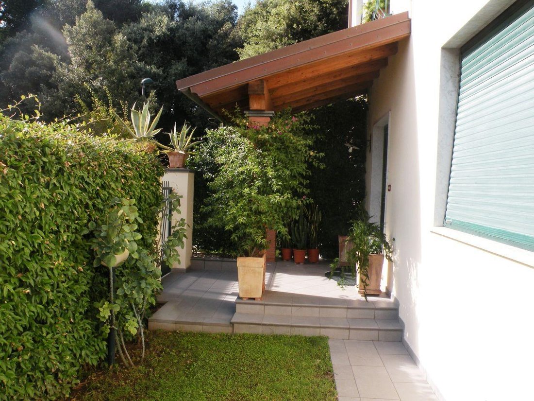Country House in Ronchi, Massa, Italy 2 - 12569105