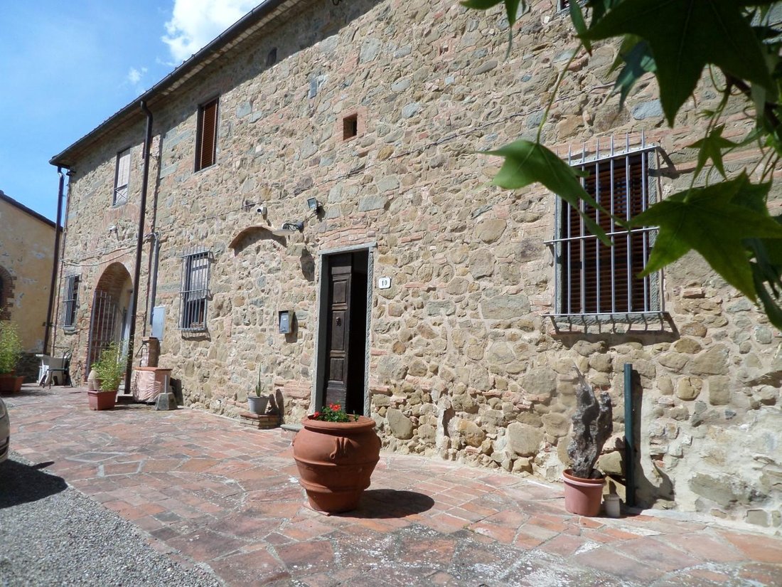 Townhouse in Center, Vinci, Tuscany 1 - 12568860