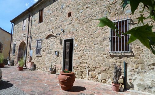 Townhouse in Center, Vinci, Tuscany 1