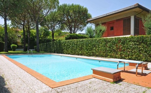 Landhaus in Poveromo, Massa, Italien 1