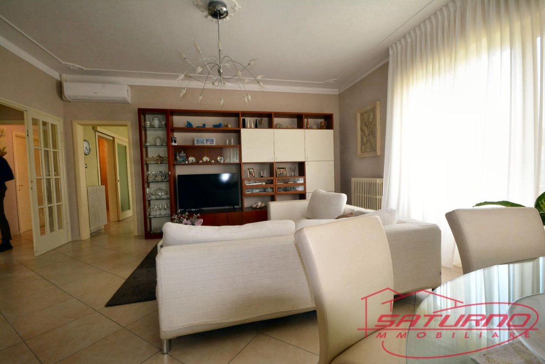 Villa in Area Monte San Quirico - Sant'Alessio, Lucca, Tuscany 3 - 12569331