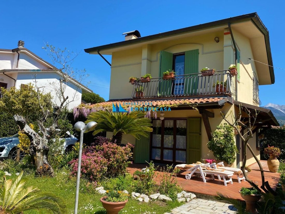 Villa in Cinquale, Montignoso, Tuscany 3 - 12569507