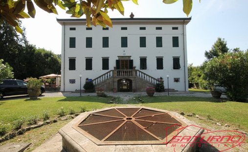 Townhouse in Verciano, Capannori, Tuscany 1