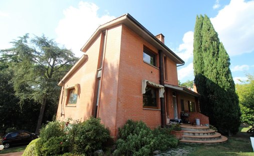 Villa in Fuori Porta Camollia - Petriccio, Siena, Tuscany 1