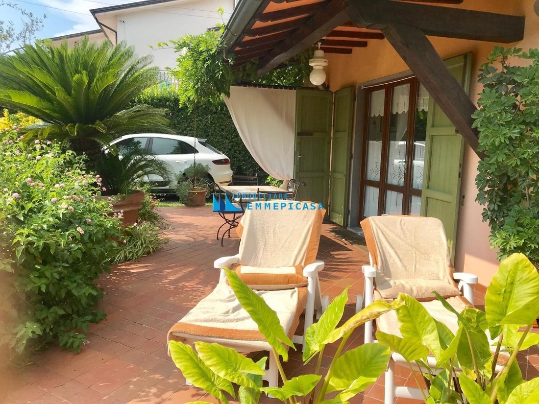 Villa in Cinquale, Montignoso, Tuscany 2 - 12569507