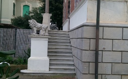 House in Ronchi, Massa, Italy 1