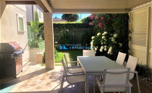Country House in Cinquale, Montignoso, Tuscany 1