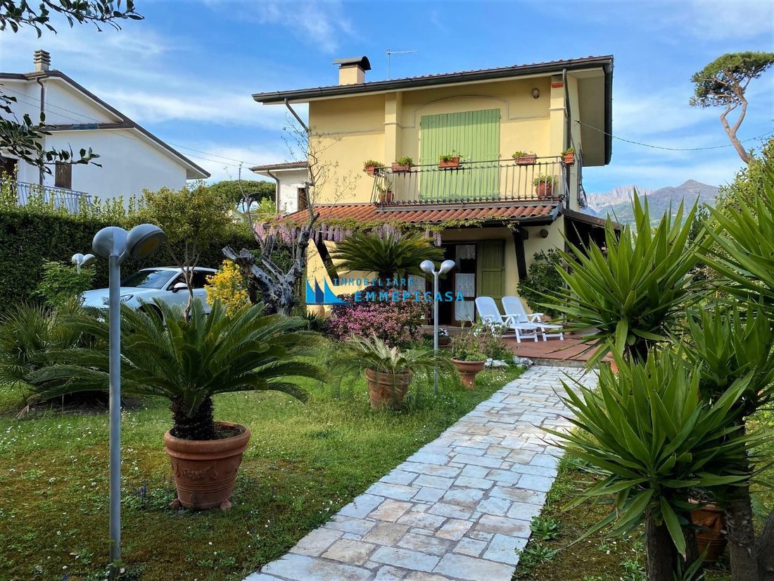 Villa in Cinquale, Montignoso, Tuscany 4 - 12569507