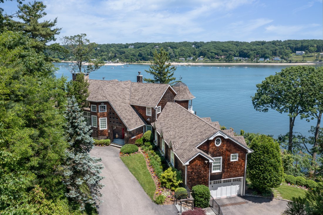 1386 Ridge Road, Laurel Hollow, Ny, In Laurel Hollow, New York, United