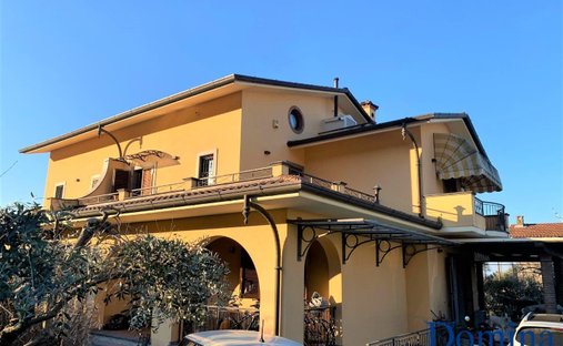 Country House in Capanne-Prato-Cinquale, Montignoso, Tuscany 1