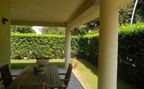Townhouse in Lido di Camaiore, Camaiore, Tuscany 1