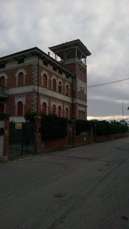 House in Ronchi, Massa, Italy 2 - 12568975