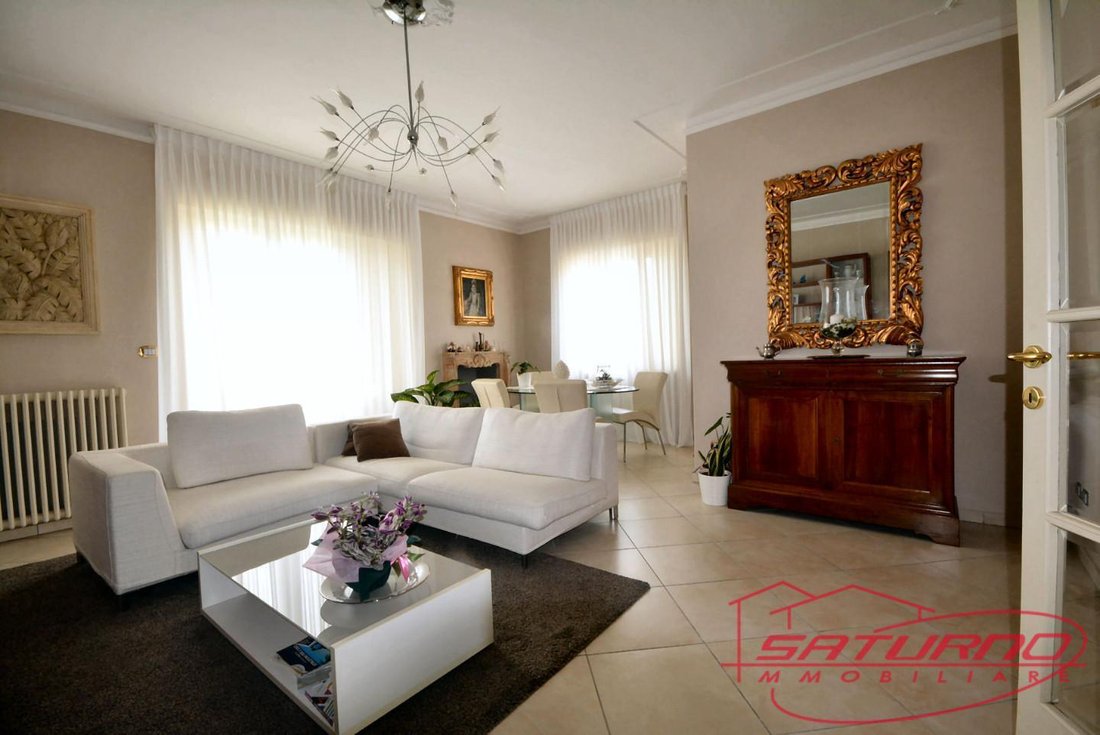Villa in Area Monte San Quirico - Sant'Alessio, Lucca, Tuscany 2 - 12569331