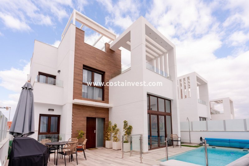 Villa in Torrevieja, Valencian Community, Spain 1 - 12570273