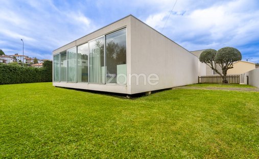 House in Este (Sao Pedro e Sao Mamede), Braga, Portugal 1