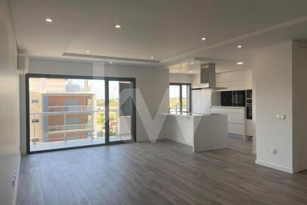 Apartamento T4 Duplex Em Construção, Com 2 In Montijo, Setubal