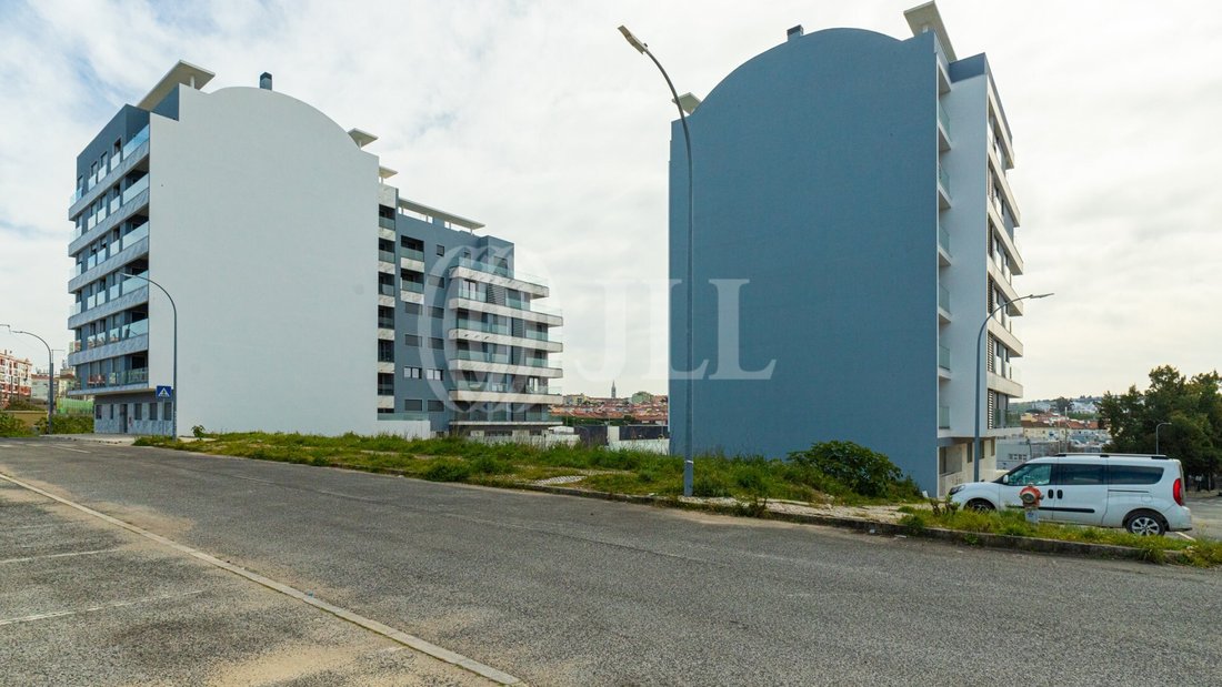 Land With Housing Project In Venteira, Amadora In Amadora, Lisbon