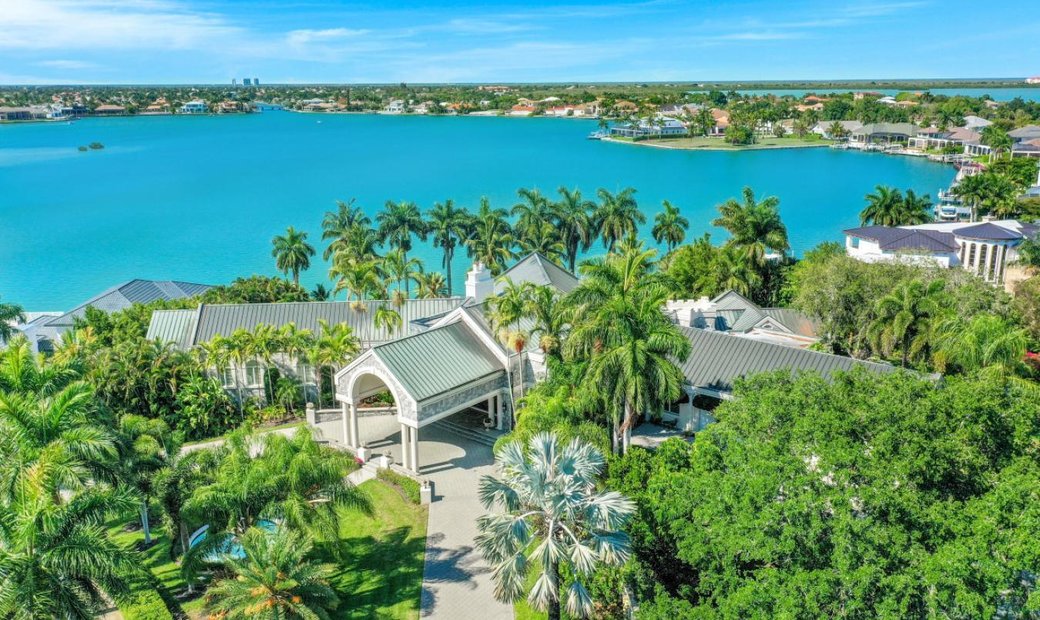 Greystone Palazzo In Marco Island, Florida, Stati Uniti